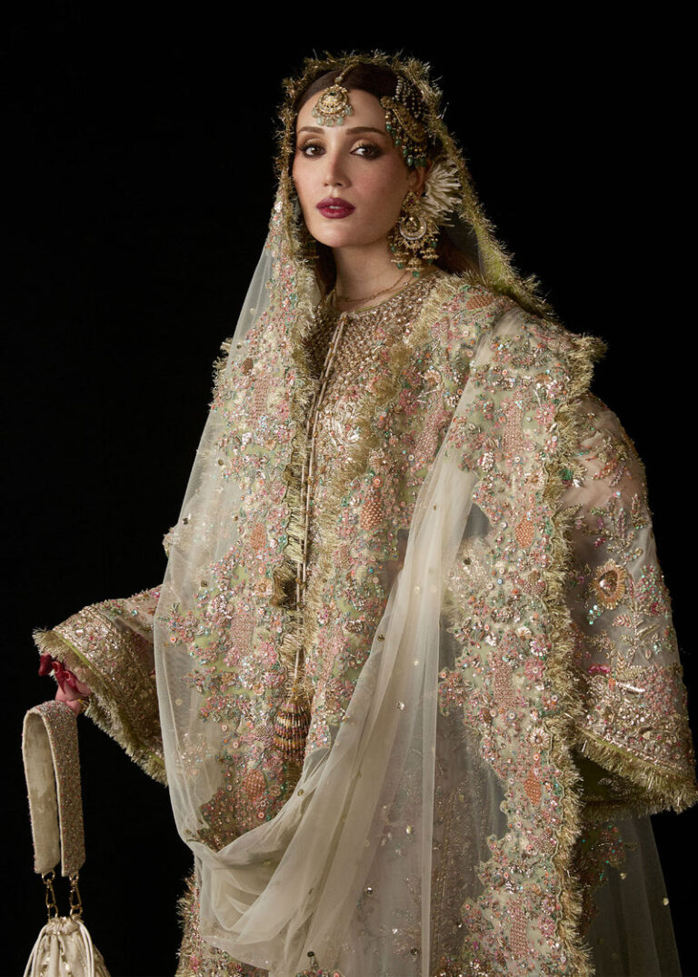 HRBridals25585copy_198e6875-1766-4e47-84d6-1cf08481f597_800x