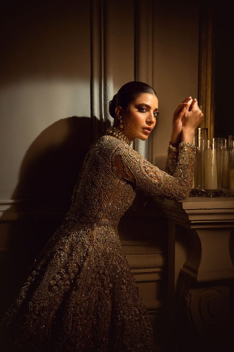 BestDesignerLehengainGoldenforIndianBridal2023_1080x