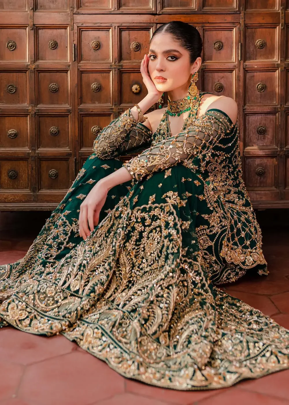 Green Kameez and Sharara for Pakistani Mehndi Dresses - Image 4