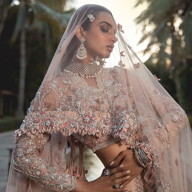 HeavyBabyPinkLehengaCholiforIndianBridalWear_1080x