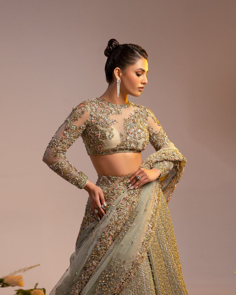IndianBridalDressinWeddingLehengaandCholiStyle_c416d2f8-6362-4f60-938d-28b3fe341cfa_1080x