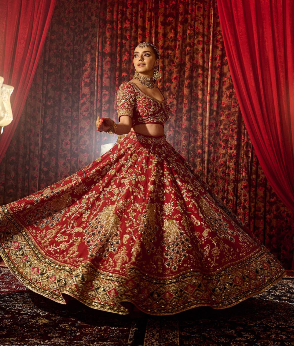 Indian Bridal Red Lehenga and Choli Dress for Wedding - Image 3