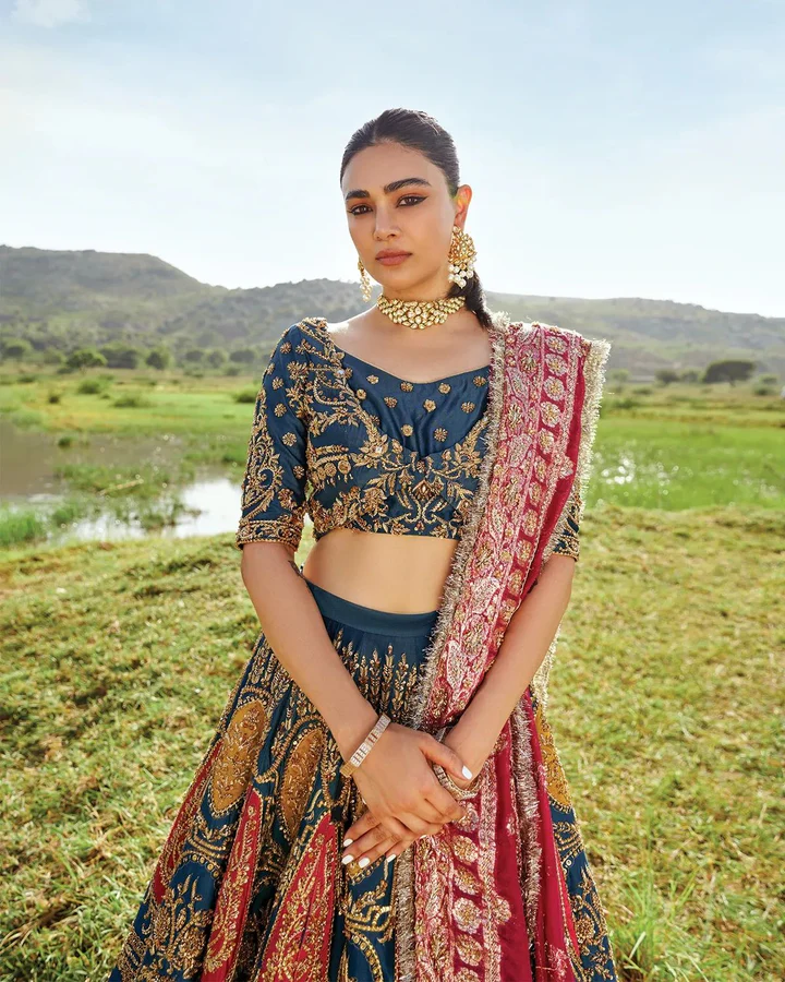 EmbellishedBridalWeddingDressinLehengaCholiStyle_72b5e683-3943-4a68-89c6-72a5606399ec_1080x