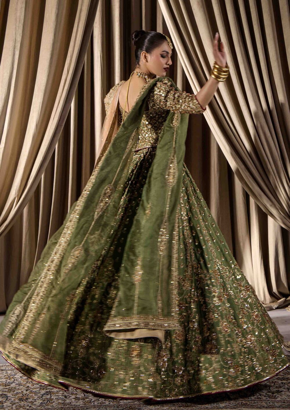 Green Lehenga Choli and Dupatta Pakistani Bridal Dress - Image 3