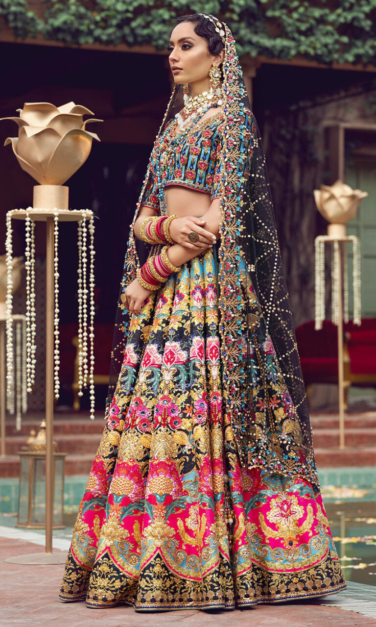 IndianBridalDressinRoyalBlackLehengaCholiStyle_1080x