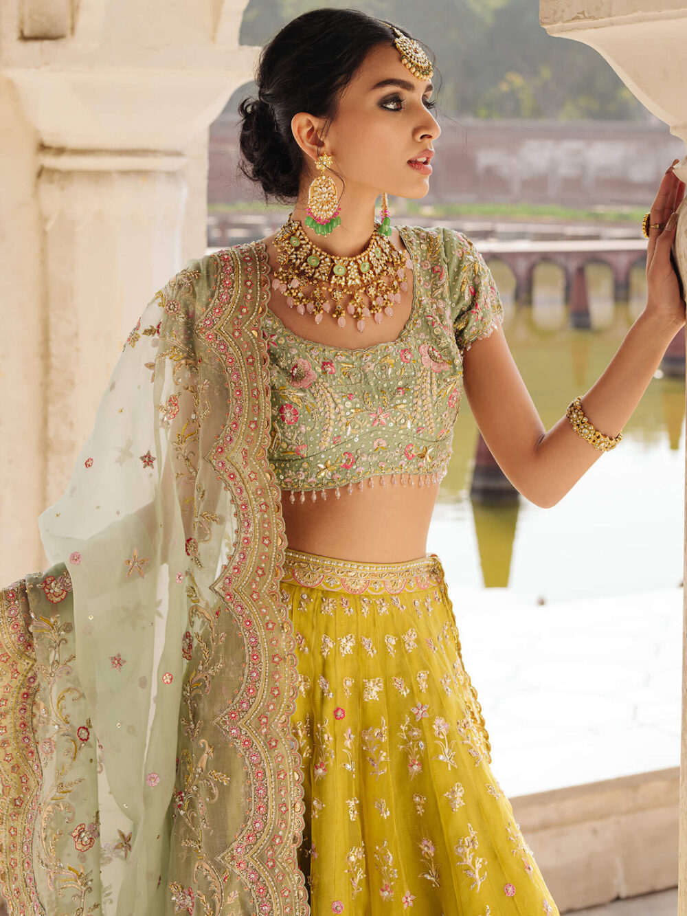 Indian Wedding Dress in Choli Dupatta and Lehenga Style - Image 3