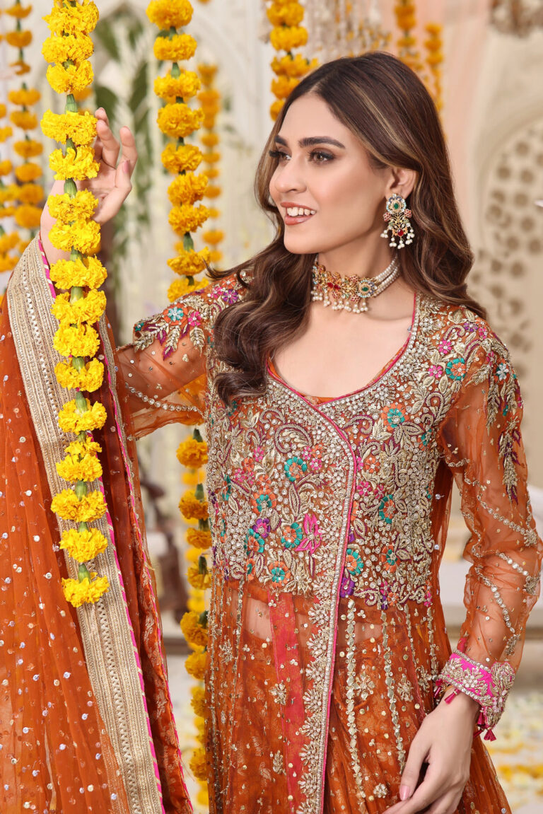 RoyalPakistaniMehndiDressinAngrakhaandLehengaStyle_1080x