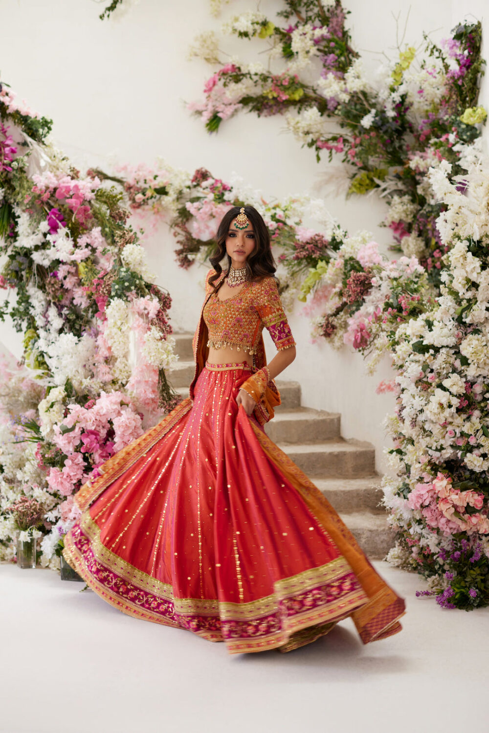 Pakistani Wedding Mehndi Dress in Lehenga Choli Style - Image 4