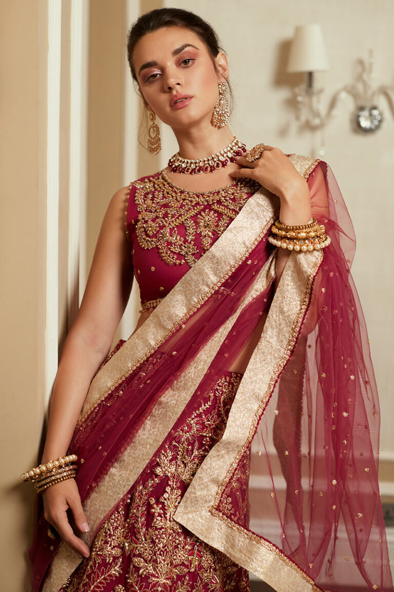 IndianBridalDressinLehengaCholiDupattaStyle_1080x