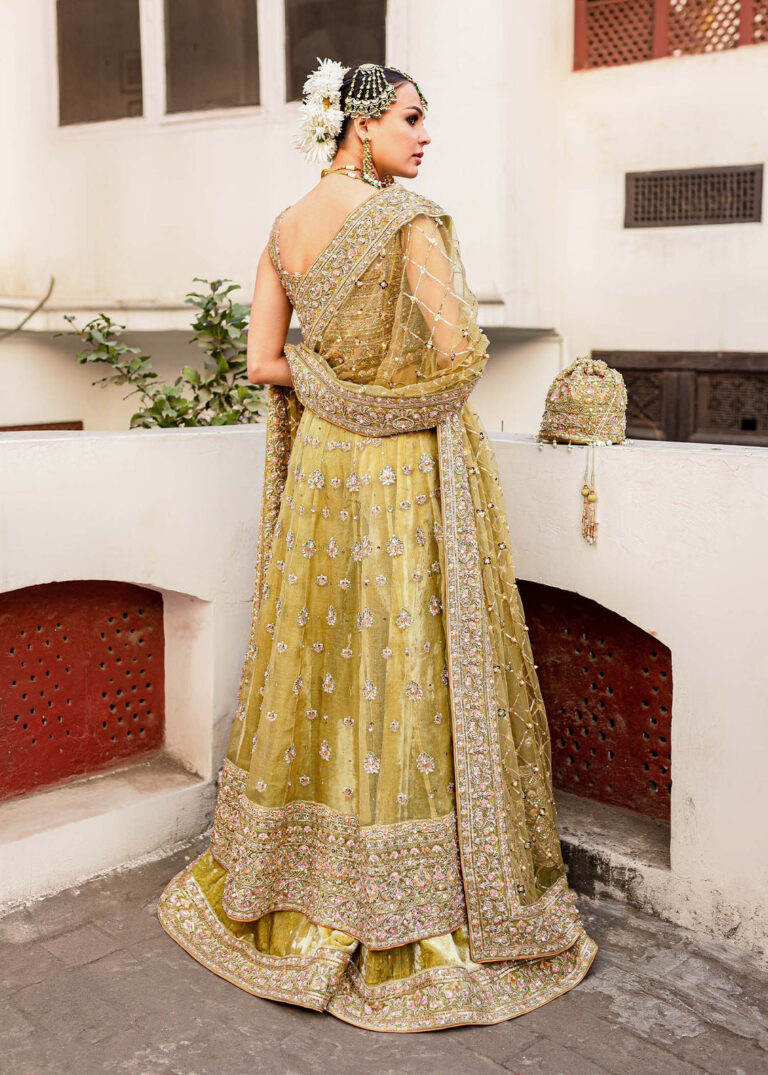 YellowPishwasLehengaforPakistaniWeddingDresses_1080x
